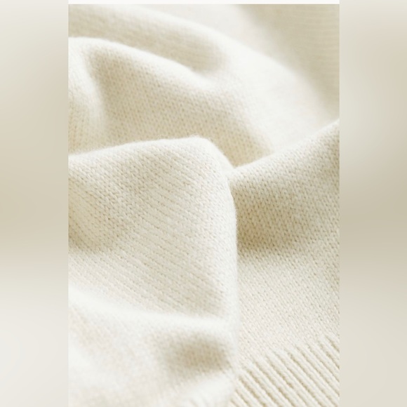 Fine-knit Sweater - Picture 6 of 6